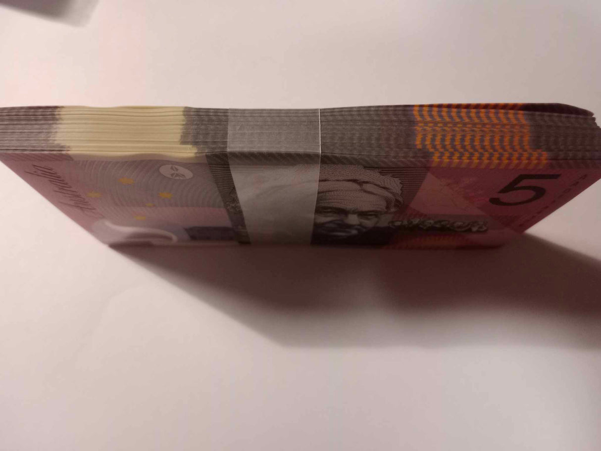 2001 $5 AA Sealed Bundle of 100 First Prefix Banknotes. R219F.