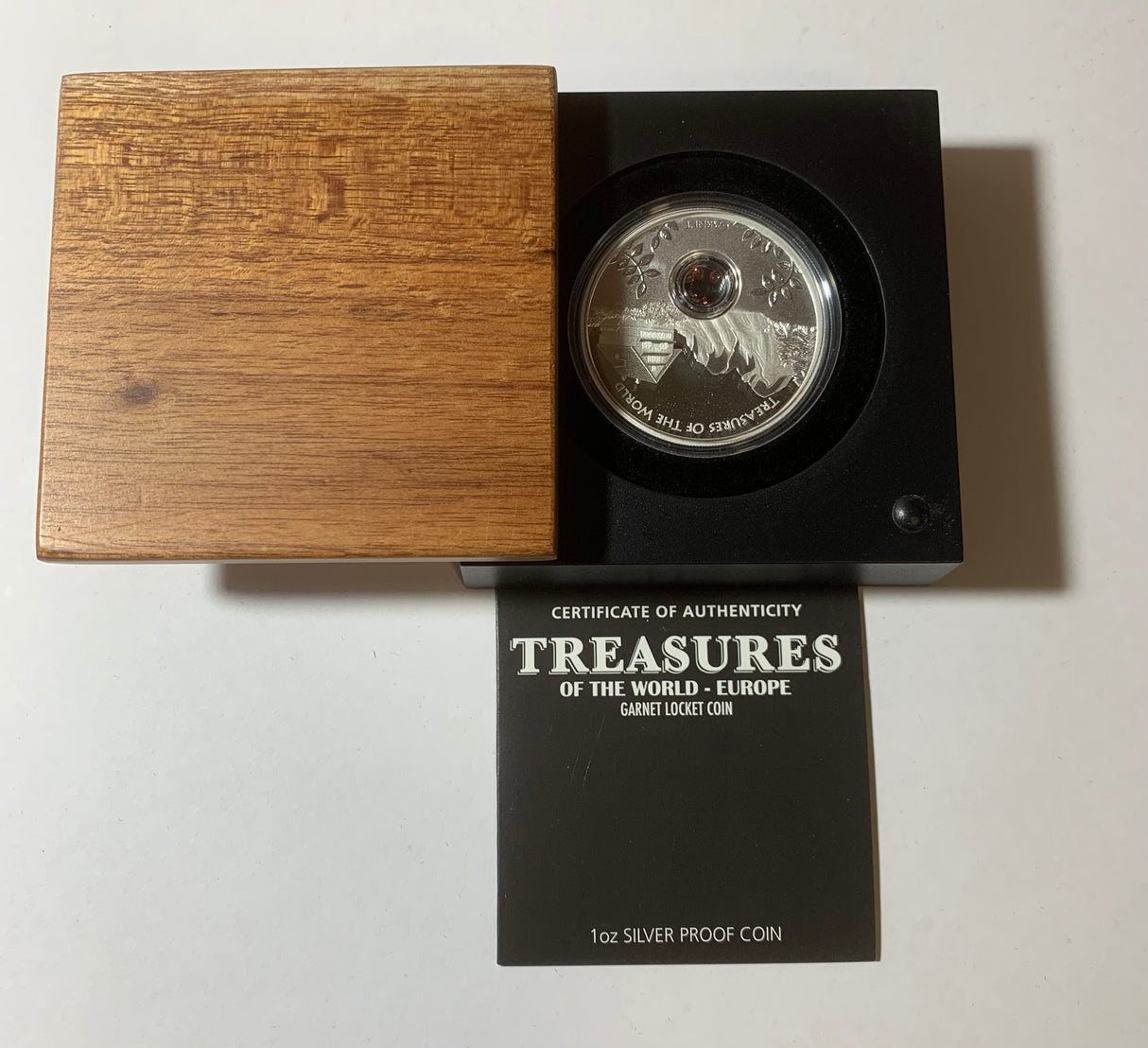 2013 $1 1oz Silver Proof Locket Coin. Treasures of the World. Europe. Garnet.