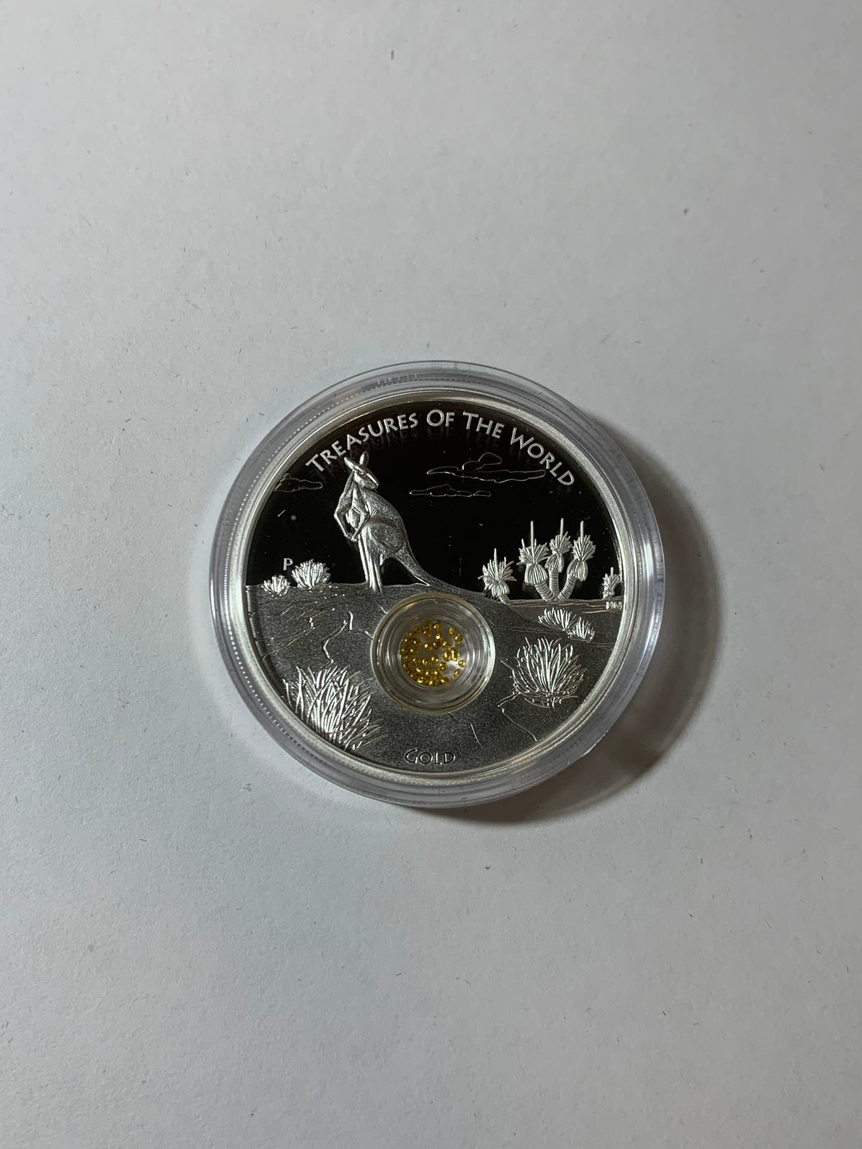 2014 $1 1oz Silver Proof Locket Coin. Treasures of the World. Australia. Gold.