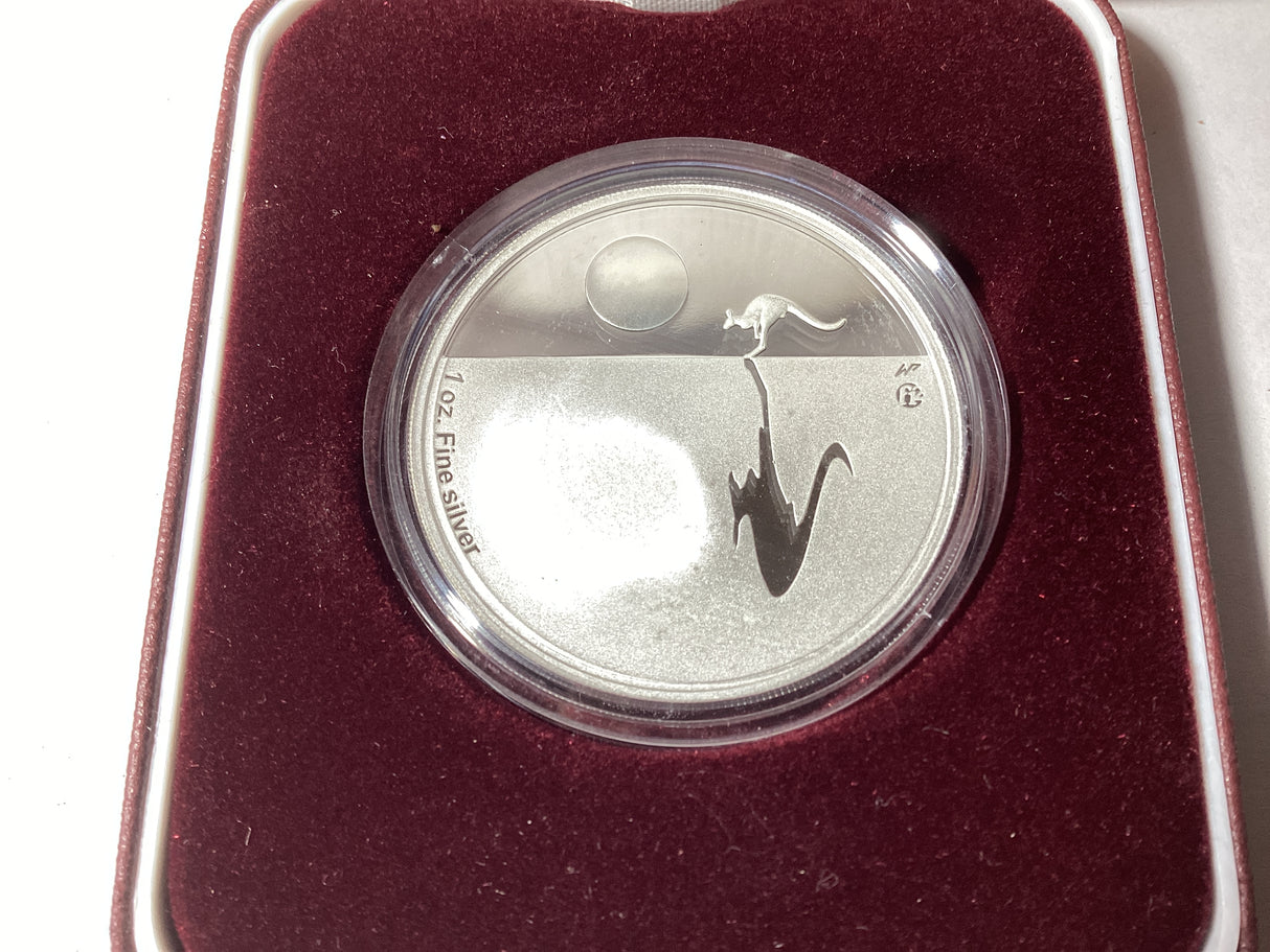 2009 Kangaroo At Sunset 1oz Silver Proof Coin. F12 Privy Mark.