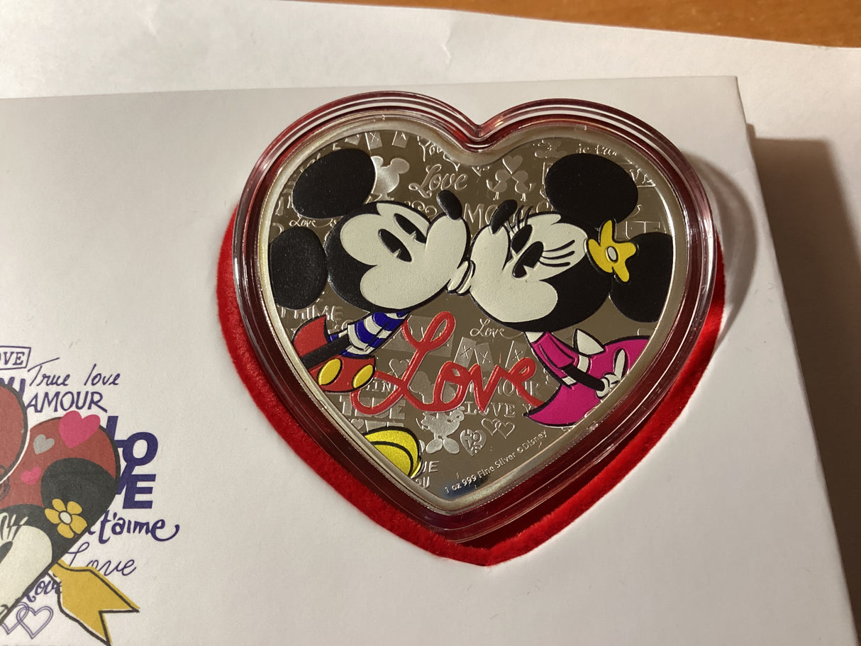 2019 1oz Silver Heart-Shaped Coin. Disney. Mickey and Minnie. NZ Mint.
