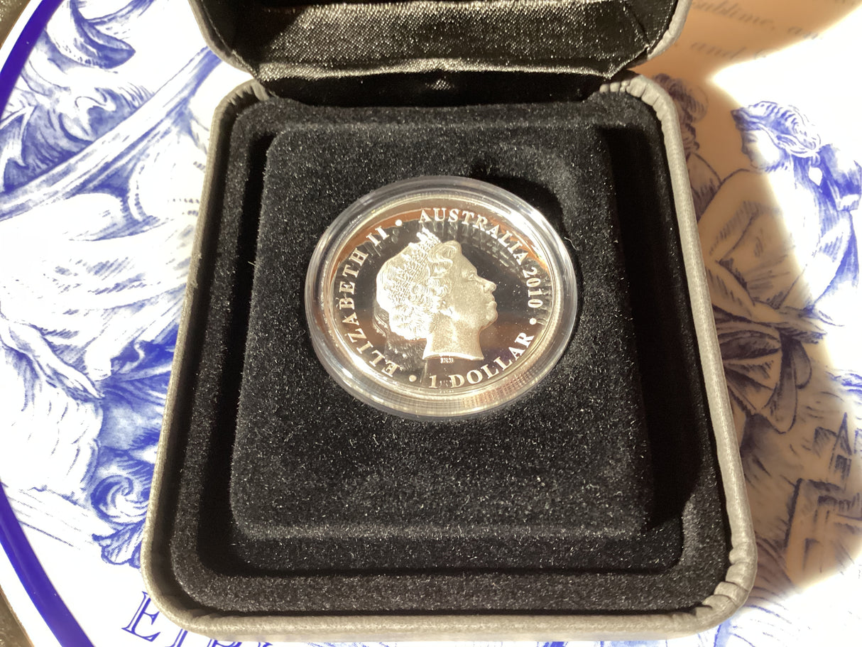 2010 $1 1oz Silver Proof Medallion and Wedgewood Plate Set. Sydney Cove.