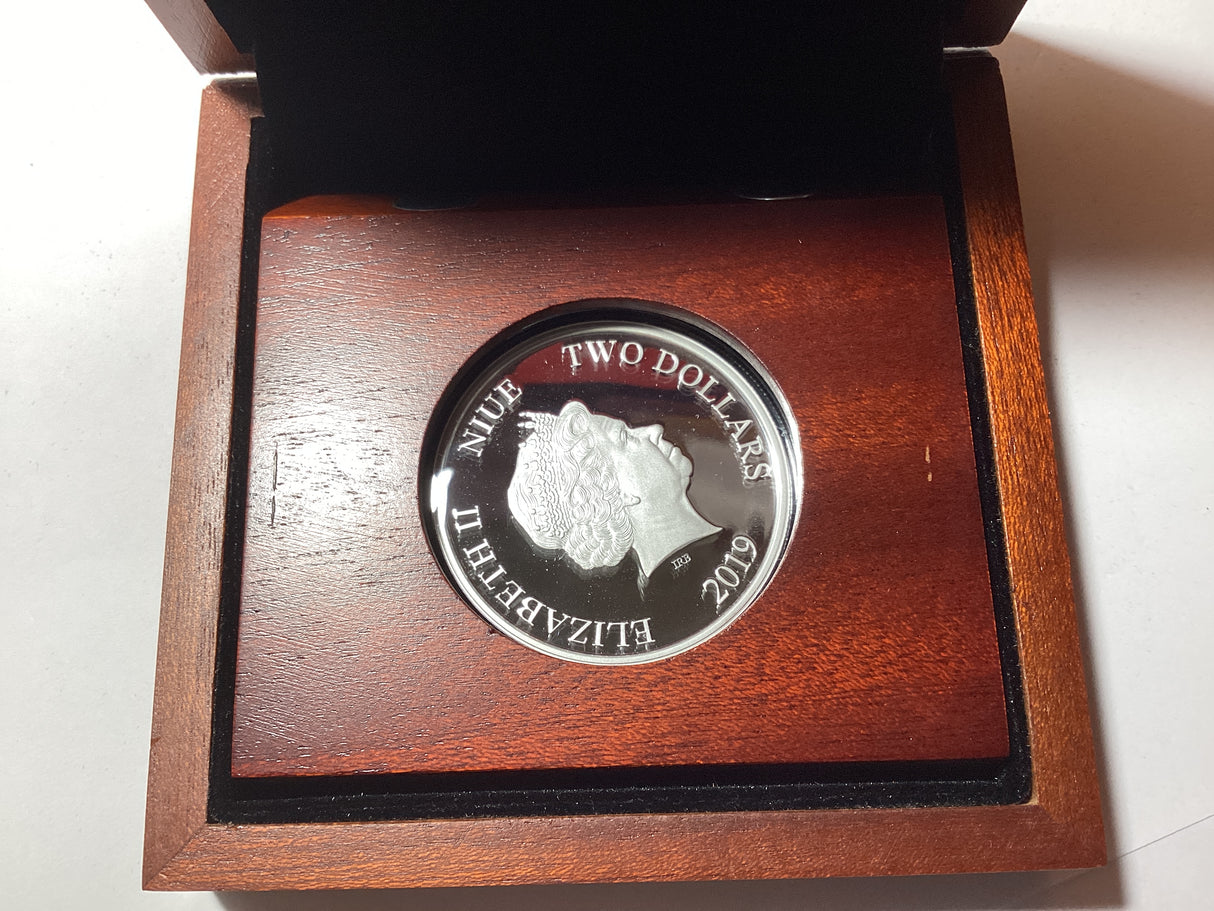 2019 $2 1oz Silver Proof Coloured Coin. New Zealand Mint. Minnie Mouse.