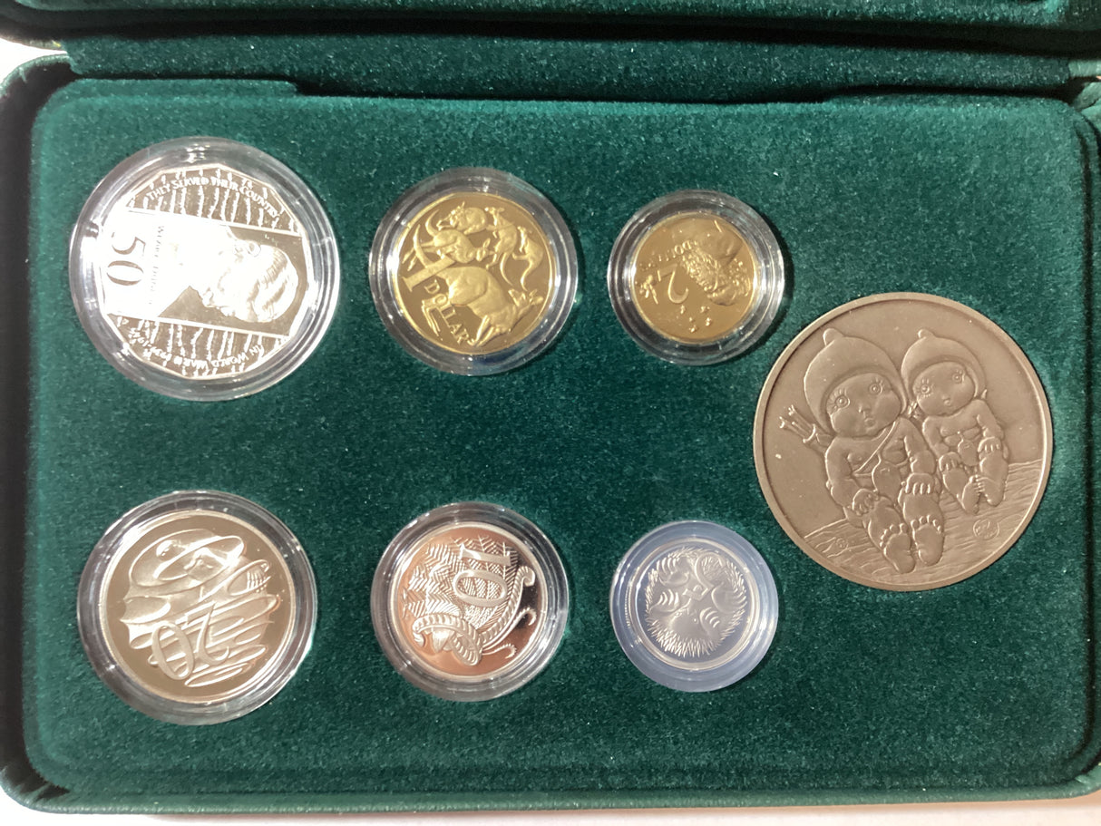 1995 Australian Baby Proof Set. Including Gumnut Medallion.