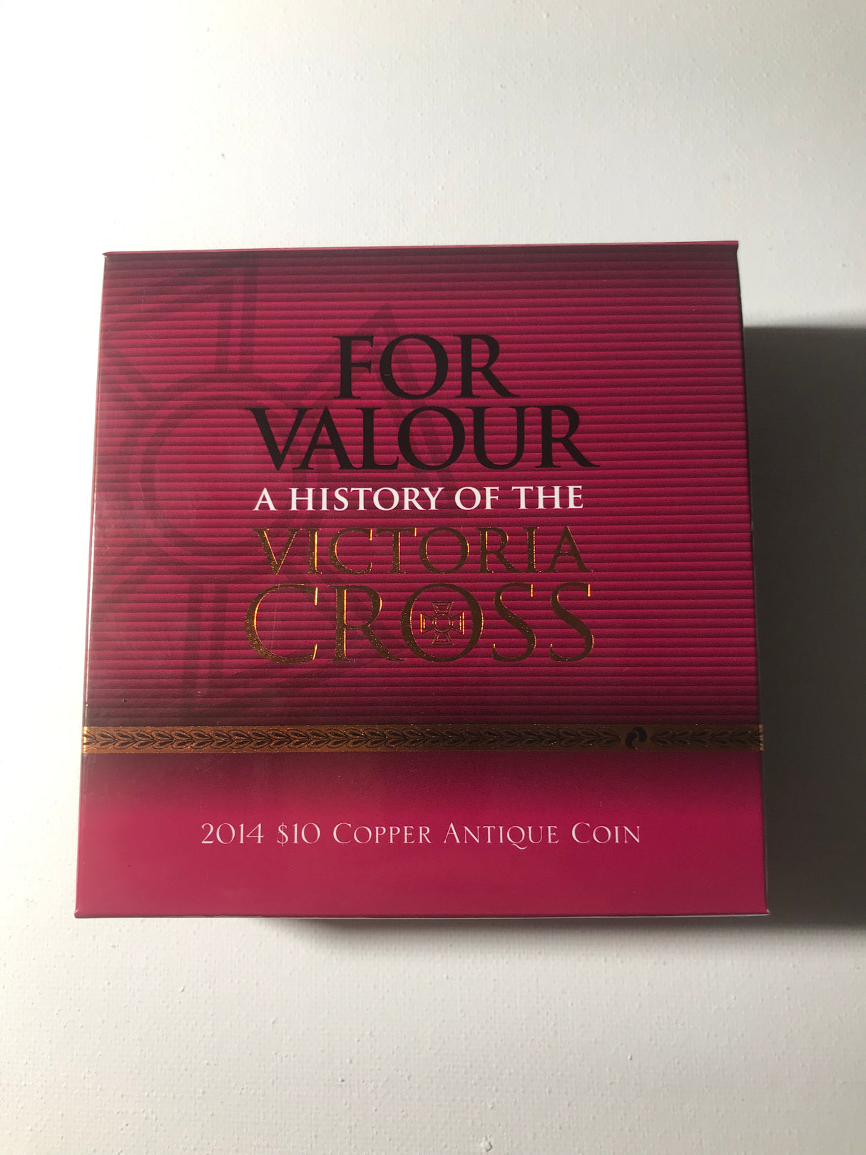 2014 $10 For Valour. Victoria Cross Antique Coin