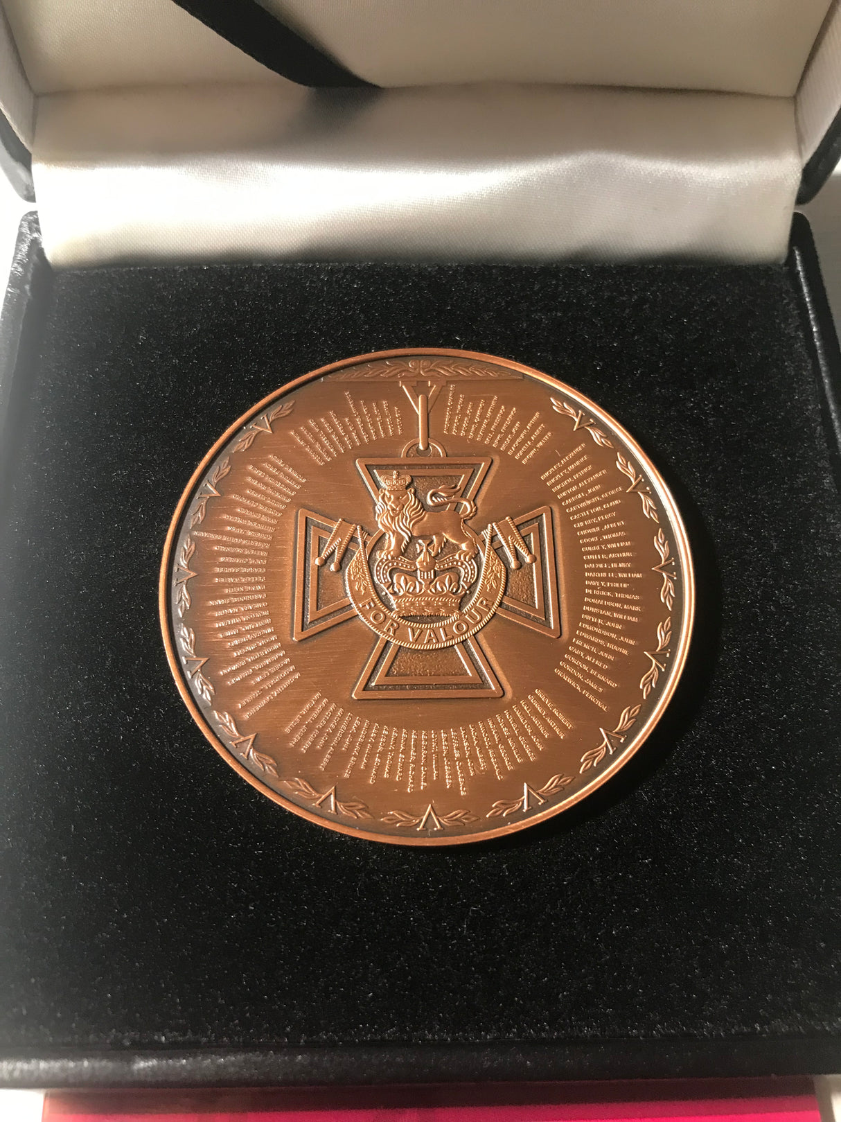 2014 $10 For Valour. Victoria Cross Antique Coin