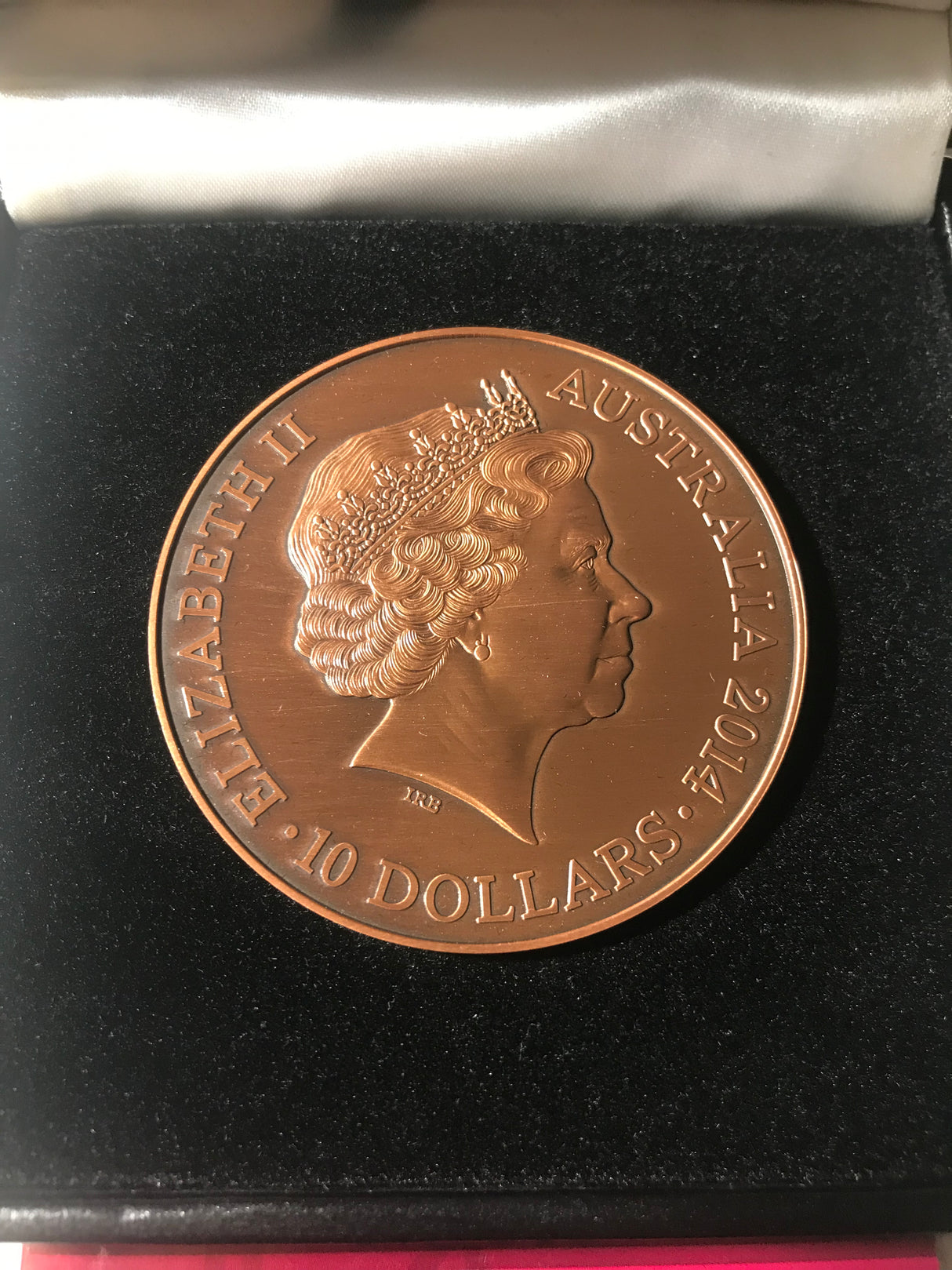 2014 $10 For Valour. Victoria Cross Antique Coin