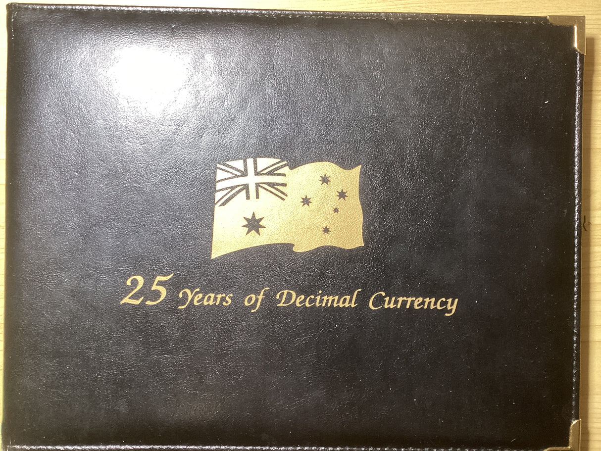 1991 25 Years of Decimal Currency Coin Set and Decimal Note Folder. 1000 made.
