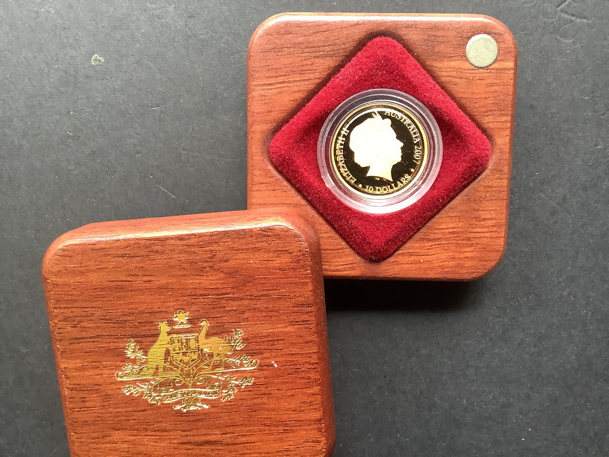 2007 The Ashes $10 Gold Proof Coin.