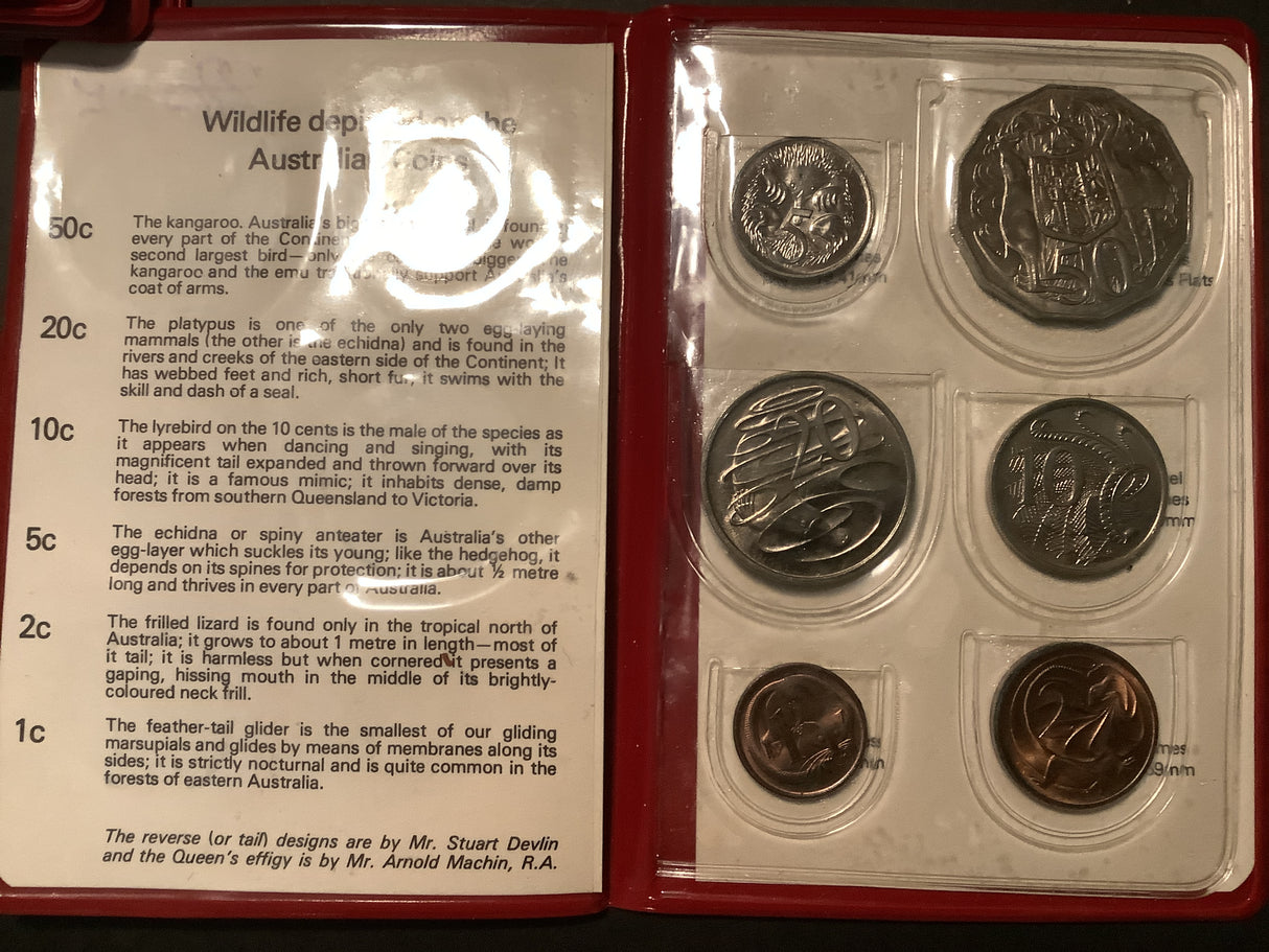1976 Uncirculated Mint set in Red Folder.