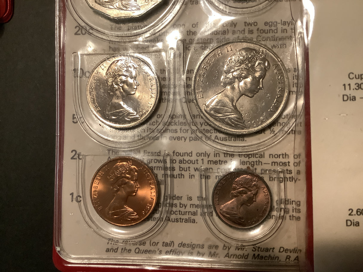 1976 Uncirculated Mint set in Red Folder.