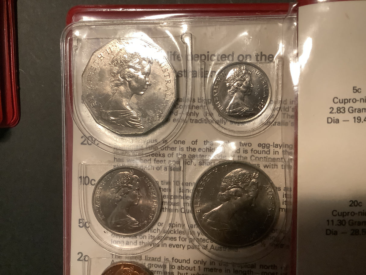 1976 Uncirculated Mint set in Red Folder.