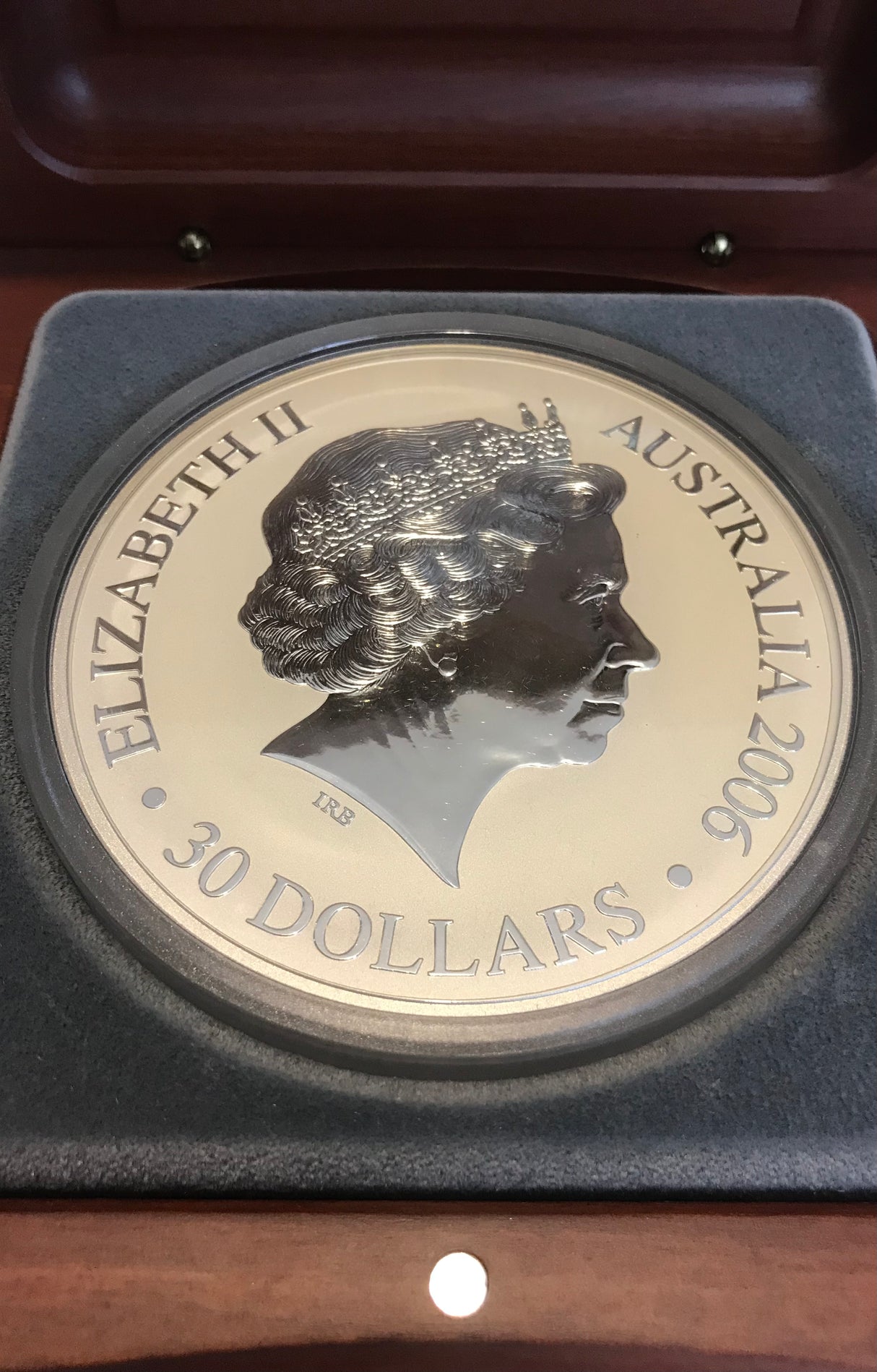 2006 $30 One Kilo Fine Silver Coin