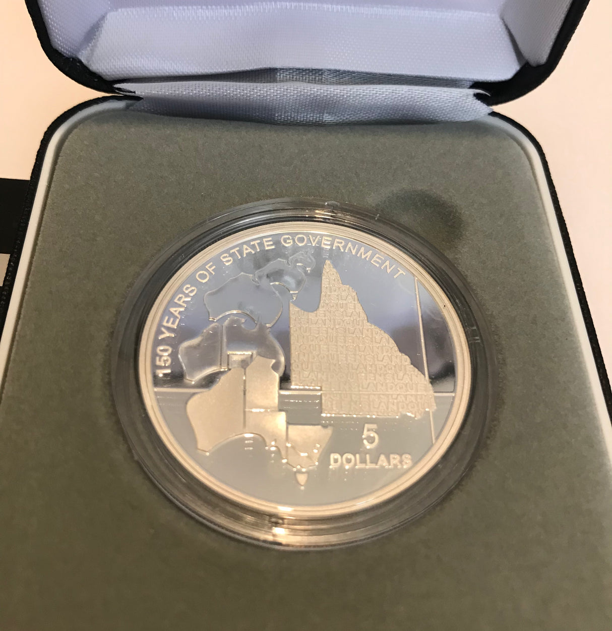 2009 $5 State Series. Fine Silver Proof Coin. Queensland