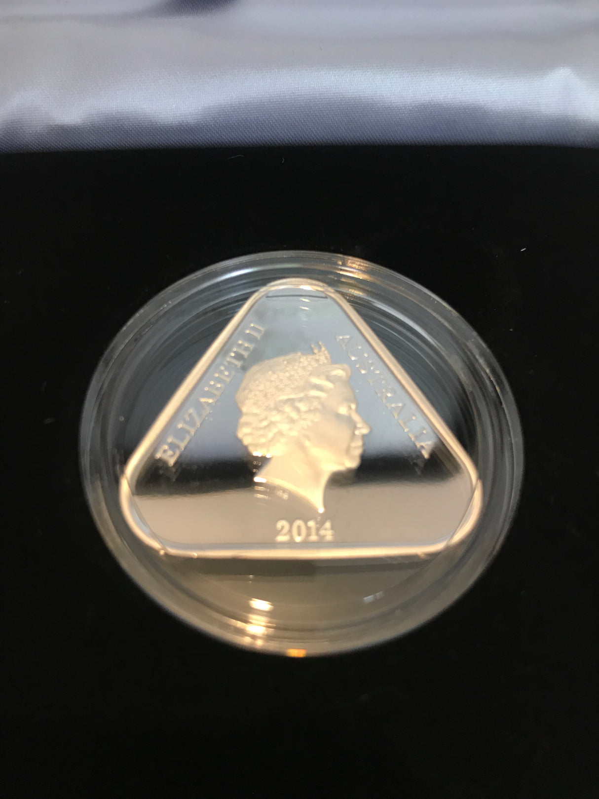 2014 $5 Fine Silver Proof Triangular Coin. Lest We Forget