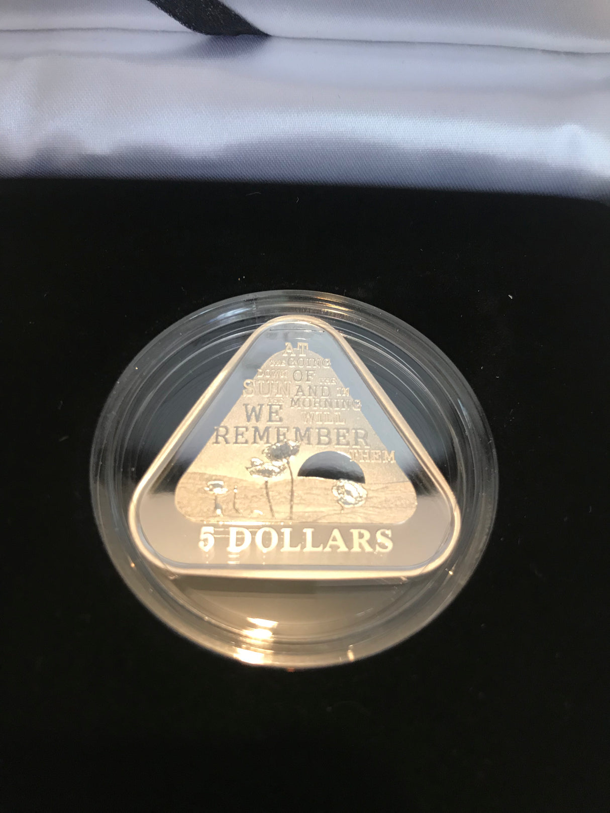 2014 $5 Fine Silver Proof Triangular Coin. Lest We Forget