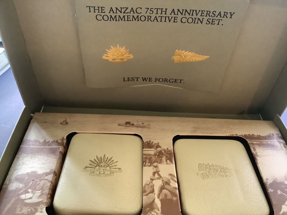 1990 Anzac 75th Anniversary Commemorative Coin Set. 25th April 1990. Lest We For