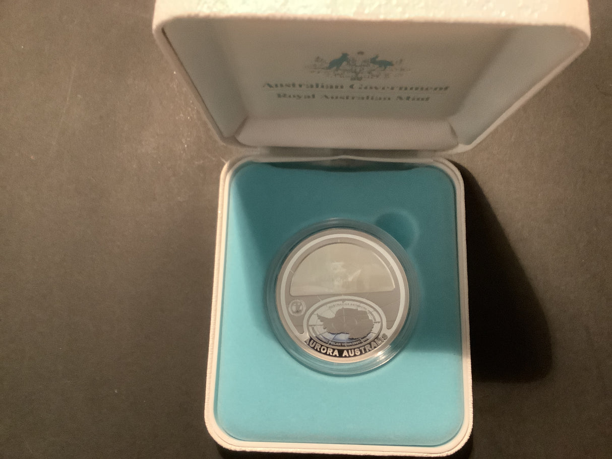 2009 Polar Series $5 Silver Proof Holographic Coin. Aurora Australis.