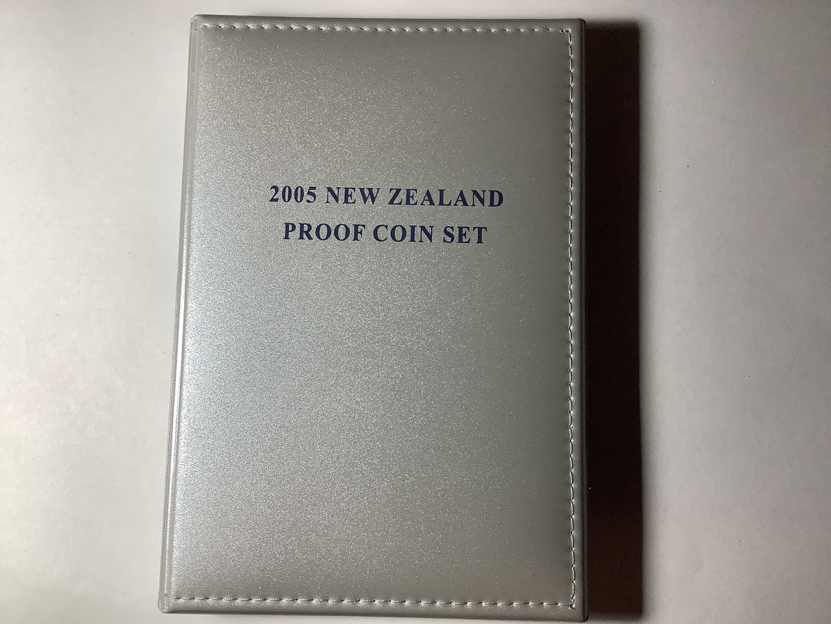 2005 New Zealand Proof Coin Set.