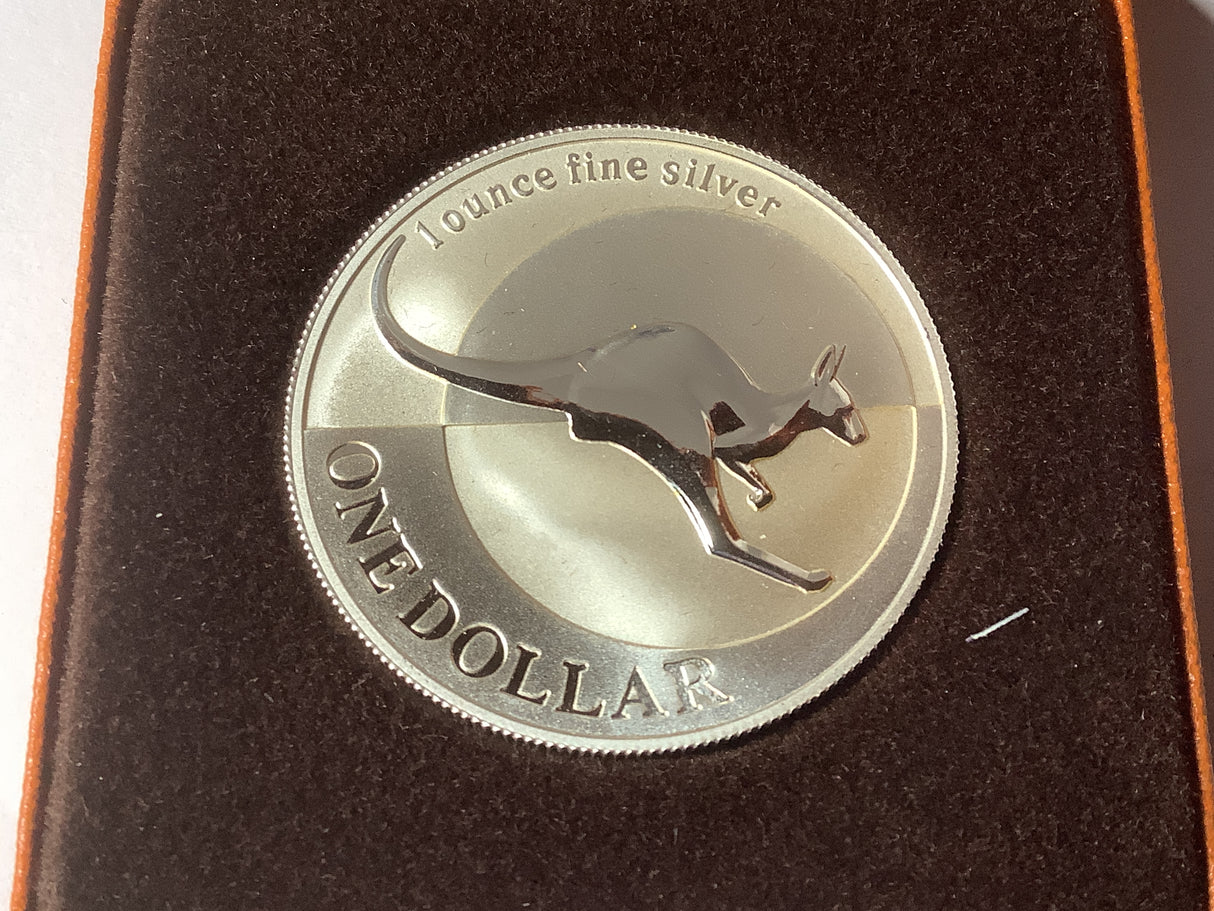 2004 $1 Silver Kangaroo Frosted Uncirculated Coin.