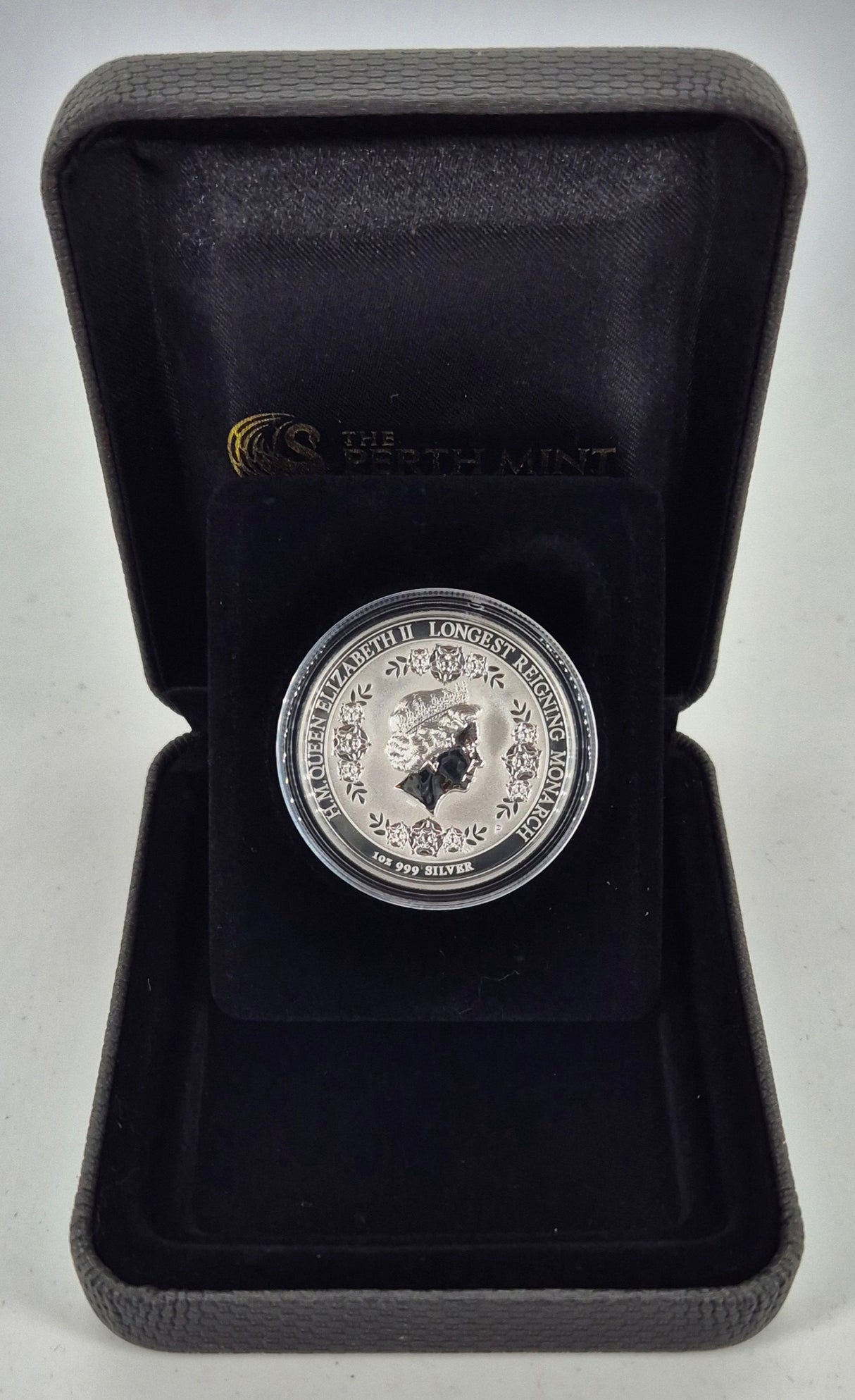 2015 Longest Reigning Monarch – 1oz Silver Intaglio Coin