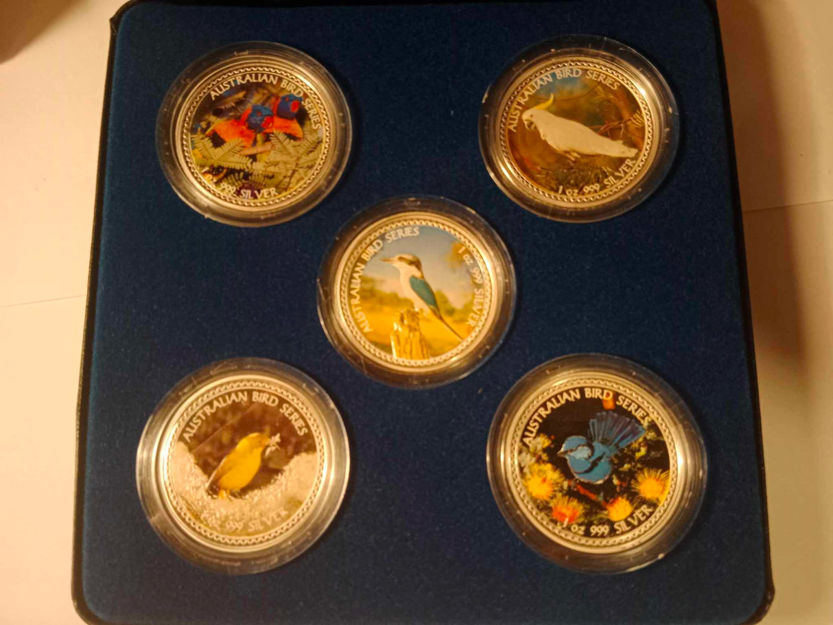 1999 Coloured Bird Medallion Series. 5 Medallion Set