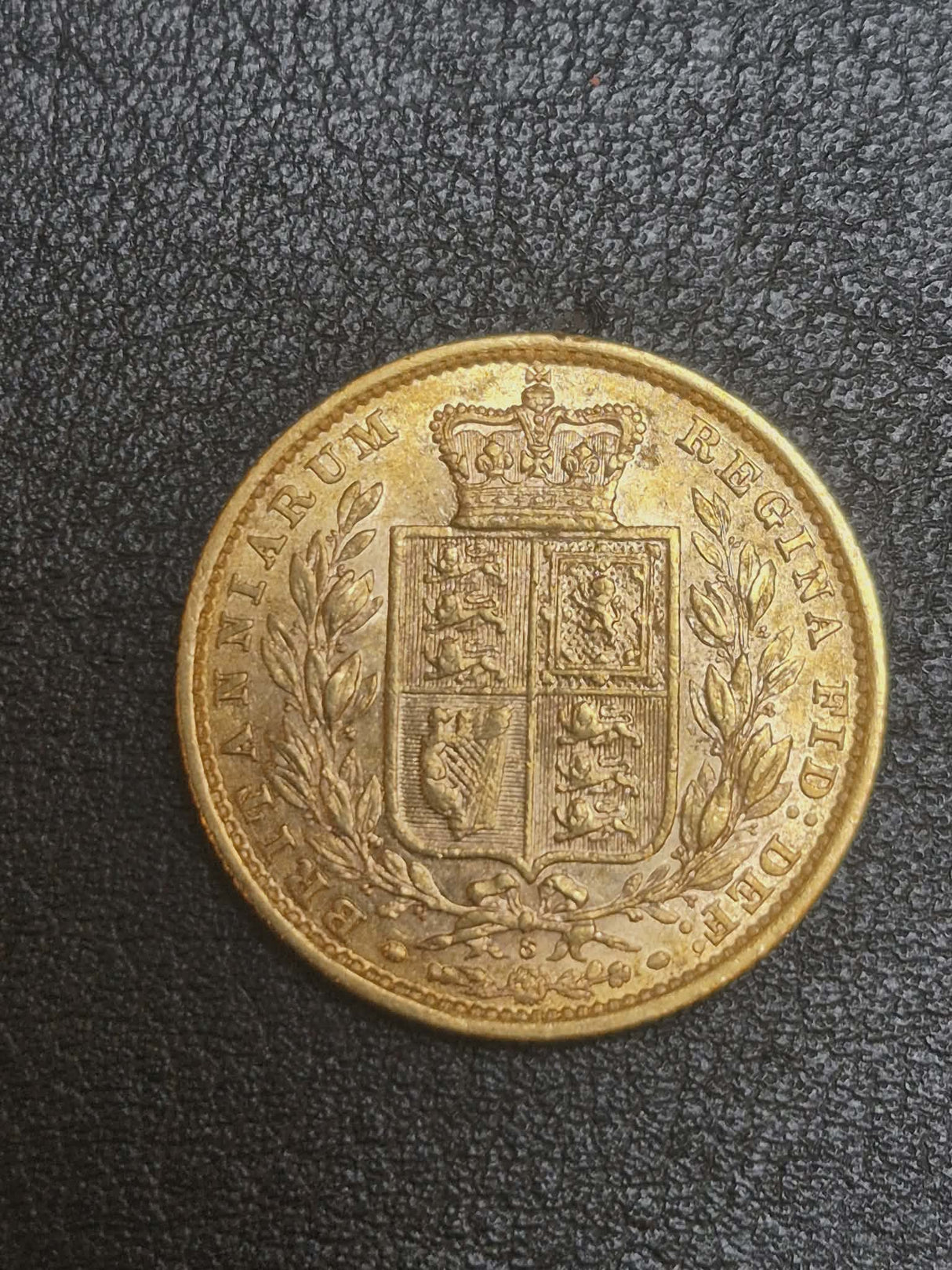 1885-S Shield Sovereign. Victoria. EF.