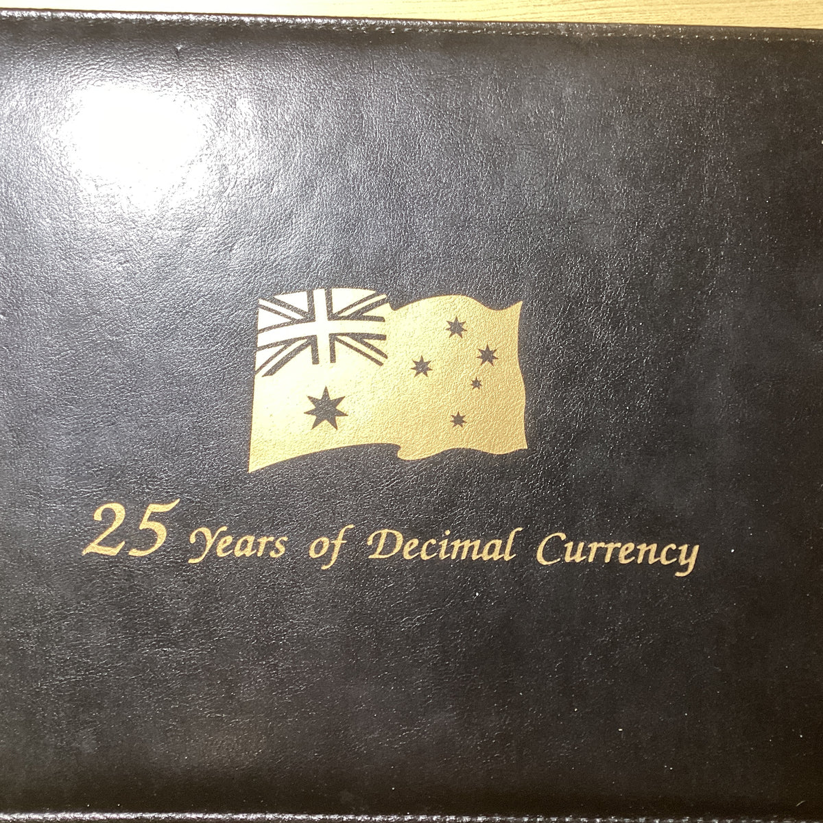 1991 25 Years of Decimal Currency Coin Set and Decimal Note Folder. 10 ...